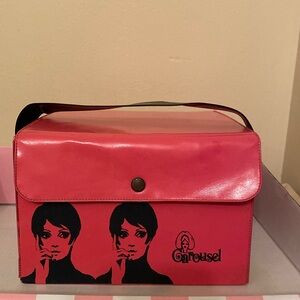 Carousel vintage wig box
